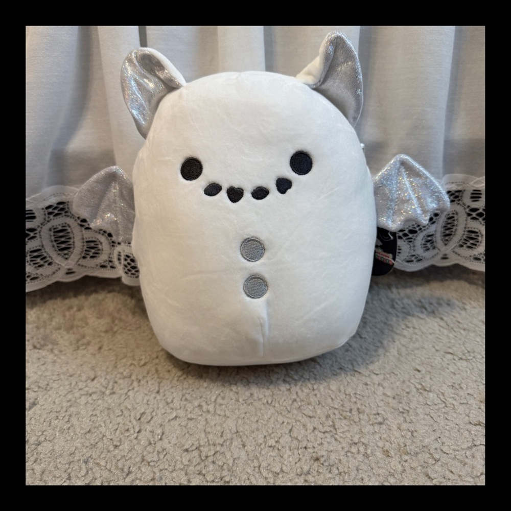 ❗️NEW❗️Emily The Snow Bat Squishmallow
